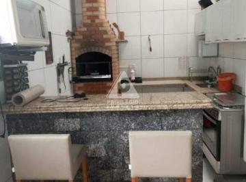 Casa · 248m² · 8 Quartos · 2 Vagas · Prédio > 3 imóveis em 1 ,todo bem construído. Piscina e churrasqueira.