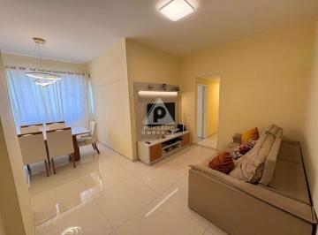 Sala · Apartamento de 3 quartos reformado com vaga na Lagoa