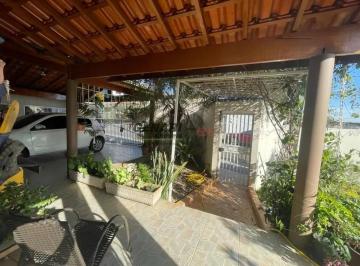 ee711b4b-c97e-40f6-9592-f73a0eea26ed.jpg · Sobrado à venda com 3 quartos, sendo 1 suíte e quintal no bairro Jardim Regina, Indaiatuba-sp
