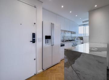 2182d4a6-d8b9-4a89-aa33-163161e2de98 · Confortável cobertura para venda em Jardim da Glória com 3 quartos, sendo 1 suíte, 158m²