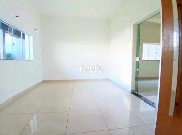 Casa · 245m² · 3 Quartos · 4 Vagas · Casa com 3 quartos sendo 1 suíte disponível para venda no bairro Umuarama em Uberlândia-MG