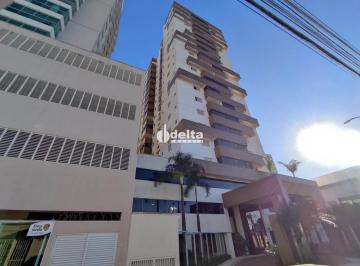 Apartamento · 105m² · 3 Quartos · 2 Vagas · Apartamento com 3 quartos sendo 1 suíte disponível para locação no bairro Centro em Uberlândia-MG