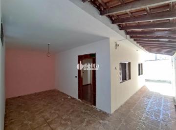 Comercial · 1m² · 3 Quartos · 2 Vagas · Casa residencial com 3 quartos sendo 1 suíte, disponível para locação no bairro Marta Helena em Uber