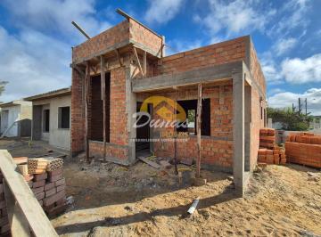Casa · 2 Quartos · 1 Vaga · Casa Geminada à venda em Tramandaí