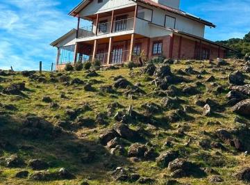 Casa · 250m² · 3 Quartos · 2 Vagas · Casa à venda no bairro Vacas Gordas - Urubici/SC