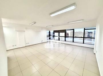 Comercial · 140m² · 2 Vagas · Sala Comercial para alugar em Centro de 140.00m² com 2 Garagens