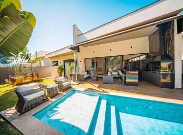 Casa de 4 quartos, Santana de Parnaíba · Casa mobiliada para locação, 4 suítes, piscina, espaço gourmet, 6 vagas, no Tamboré, Alphaville