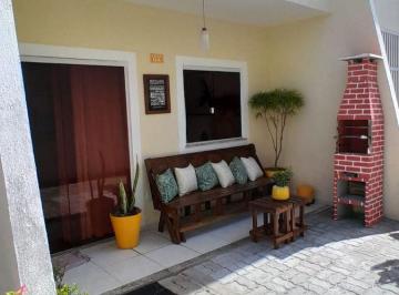 Casa de 2 quartos, Lauro de Freitas · vendo Village 2 suítes em Ipitanga