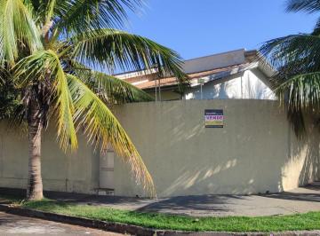 Casa de 4 quartos, Adamantina · Casa a venda com 1 suíte + 3 quartos 303m²
