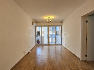 Apartamento · 92m² · 2 Quartos · 1 Vaga · Apartamento de 92m² com 2 quartos no Centro