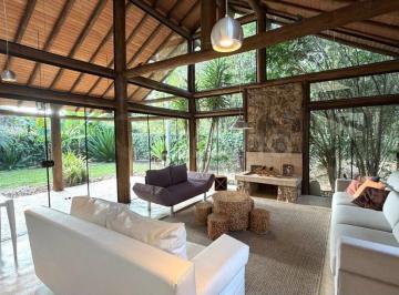 1 · Casa Residencial de 3 quartos sendo 1 suíte 241 m² no Campeche