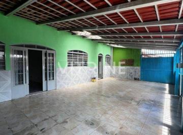 Casa · 200m² · 3 Quartos · 4 Vagas · Casa setor central do Gama, 3 quartos e 1 suíte.