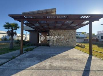 Casa · 239m² · 3 Quartos · Casa
