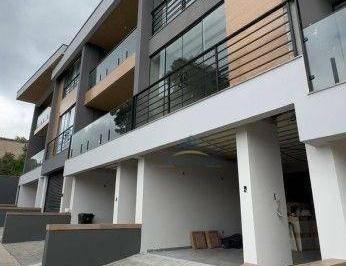 c0f89019015649f5ac3eb1eb8bfdd67f5575b04e · Casa triplex com 2 quartos à venda, 134 m² por R$ 1.950.000,00 - Valparaíso - Petrópolis/RJ