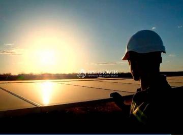 fe27991fcf37e76682233671f3af635896f3f93f · usina de painel solar