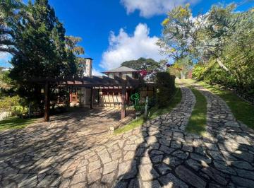 c69f8b9ef356be6a2692dc9e350132b40c426ed8 · Linda casa em condominio