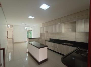 Casa · 400m² · 3 Quartos · 4 Vagas · Casa com 03 quartos, 02 suites, laje, piscina, qsc 19 Taguatinga sul DF