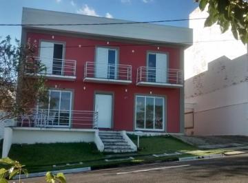 Casa · 280m² · 3 Quartos · 6 Vagas · Imperdível casa em condomínio com 3 quartos e 2 suítes na Vossoroca, Votorantim-SP! Confira já!