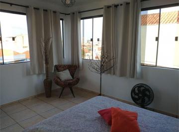 Casa · 176m² · 5 Quartos · 2 Vagas · Imóvel de alto padrão à venda em Itapetininga-SP: Casa na Vila Maria com 5 quartos, 1 suíte e 176m²