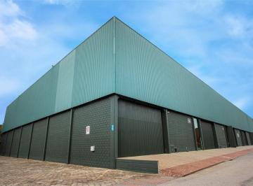 Comercial · 2842m² · 4 Vagas · Salas, Protestantes, Votorantim, SP