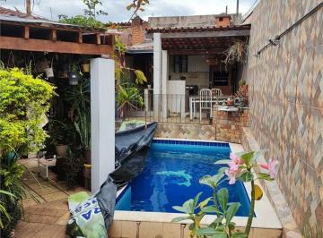 Casa · 327m² · 3 Quartos · 3 Vagas · Imperdível: Casa à venda em Sorocaba-SP, bairro Vila Trujillo! 3 quartos, 1 suíte, 3 salas, 2 banhei
