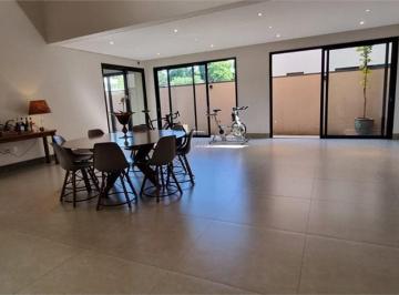 Casa · 325m² · 4 Quartos · 4 Vagas · Casa de Luxo à Venda em Votorantim-SP, Bairro Itapeva: 4 Quartos, 4 Suítes, 3 Salas, 5 Banheiros, 4