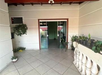 Casa · 317m² · 4 Quartos · Casa de alto padrão com 4 quartos e 2 suítes na Vila Lucy, Sorocaba-SP: ampla, elegante e pronta par
