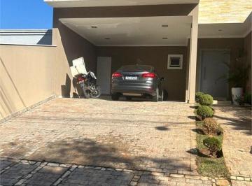 Casa · 325m² · 3 Quartos · 2 Vagas · Imperdível oportunidade de compra: Casa à venda em Votorantim-SP, no bairro Parque Esplanada, com 3 