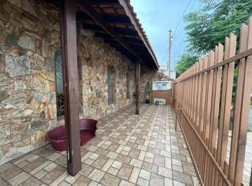 Casa · 215m² · 3 Quartos · 3 Vagas · Espetacular casa à venda em Sorocaba-SP, Vila Jardini: 3 quartos, 2 suítes, 2 salas, 1 banheiro, 3 v