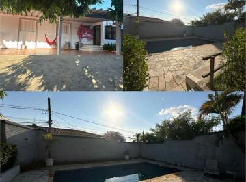 Casa · 475m² · 3 Quartos · 6 Vagas · Casa à venda ou locação em Votorantim-SP, na Vila José Ramos, com 3 quartos, 1 suíte, 2 salas, 1 ban