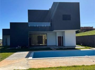 Casa · 1300m² · 3 Quartos · 3 Vagas · Loteamento de alto padrão no bairro Lago Azul em Araçoiaba da Serra-SP: 3 quartos, 3 suítes, 2 salas