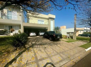Casa · 161m² · 3 Quartos · 2 Vagas · Casa de luxo em condomínio no Centro de Araçoiaba da Serra-SP: 3 quartos, 3 suítes, 2 salas, 5 banhe