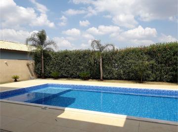 Casa · 309m² · 1 Quarto · 4 Vagas · Loteamento de luxo no Centro de Araçoiaba da Serra-SP: 1 quarto, 4 suítes, 3 salas, 1 banheiro, 4 va