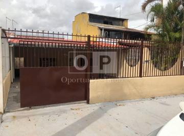 Casa de 3 quartos, Brasília · CASA QNL 12 - 3 QUARTOS - UMA SUITE - VAGA DE GARAGEM COBERTA - REFORMADA
