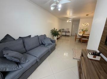 Apartamento de 3 quartos, Santos · Vendo Apartamento Vista Livre, Vaga Demarcada. Modernizado Com 3 Quartos e Suite.