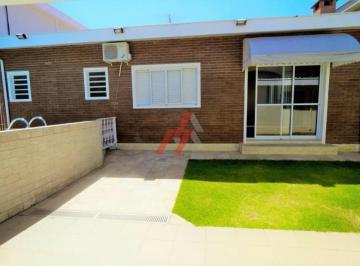 Foto 01 · Excelente oportunidade de casa térrea para venda ou locação em Alphaville: 3 quartos, 3 suítes, 3 sa