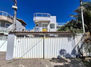 Foto 01 · CASA TRIPLEX COM 2 SUÍTES NO BAIRRO VILLAGE EM RIO DAS OSTRAS RJ
