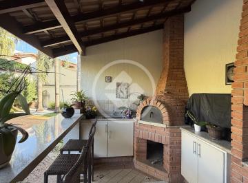 Casa de 4 quartos, Campinas · Casa em condomínio fechado, porteira fechada, 3 dormitórios, escritório, sala de TV, área gourmet