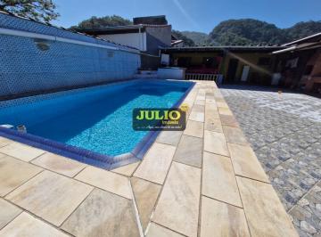 Casa · 105m² · 1 Quarto · 6 Vagas · Casa com Piscina em Lote Inteiro à Venda em Vera Cruz – Mongaguá/SP | 700 Metros da Praia