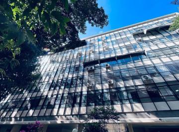 Apartamento · 122m² · 3 Quartos · 50 Vagas · SQN 108 reformado 3 quartos 1 suíte com closet desocupado vazado financia!