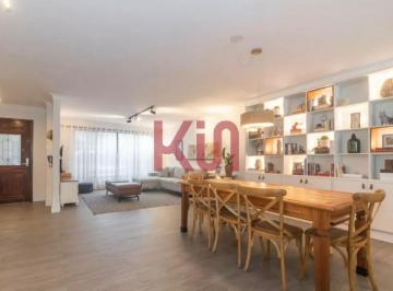 Casa · 180m² · 3 Quartos · 2 Vagas · Imperdível oportunidade de adquirir um luxuoso apartamento de 3 quartos no Brook