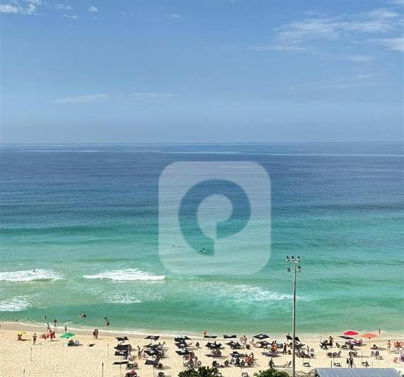 Foto do imóvel - Cod flVer dados - Flat em condomínio luxuoso frente mar na Barra Royal Plaza Composto por ampla.