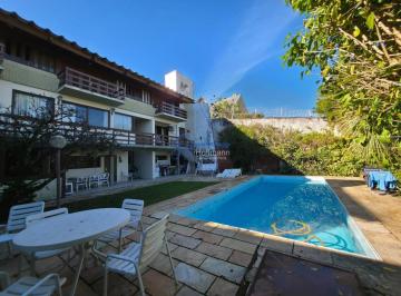 Casa · 298m² · 4 Quartos · 2 Vagas · Casa com Piscina e 298m2 no Bairro Vila Nova em Novo Hamburgo