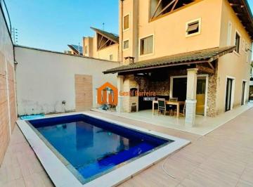 Casa · 187m² · 3 Quartos · 3 Vagas · Sofisticada Casa Duplex no Eusébio com Piscina, Energia Solar e 3 Suítes