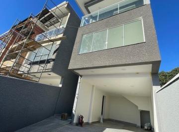 Apartamento · 1678m² · 3 Quartos · 2 Vagas · TRIPLEX EM COLOMBO! NOVO! 03 QUARTOS, 1 SUITE, QUINTAL AMPLO! 02 VAGAS DE GAR.!