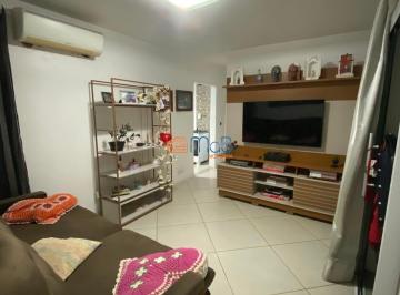 Casa · 72m² · 2 Quartos · 1 Vaga · Casa 2 quartos , com garagem no Centro de Macaé