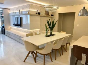 Sala de jantar · Alugo Apartamento Mobiliado com 3 Quartos, Suíte e Garagem a 400m da Beira-Mar Norte - Centro de Flo