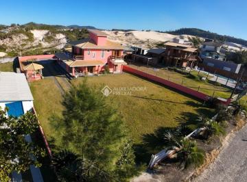Casa · 322m² · 4 Quartos · Casa de Alto Padrão com 320m² em Terreno de 1.100m² a 50 Metros do Mar - Praia da Ribanceira, Imbitu