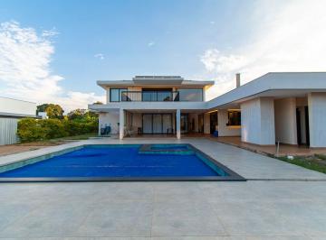 Casa de 4 quartos, Brasília · Casa moderna para alugar no Park Way – SMPW Quadra 1 | 4 suítes | Piscina | Energia Solar