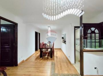 Casa · 200m² · 7 Quartos · 3 Vagas · Casa dos sonhos em Vila Americana, SP - Baixou!